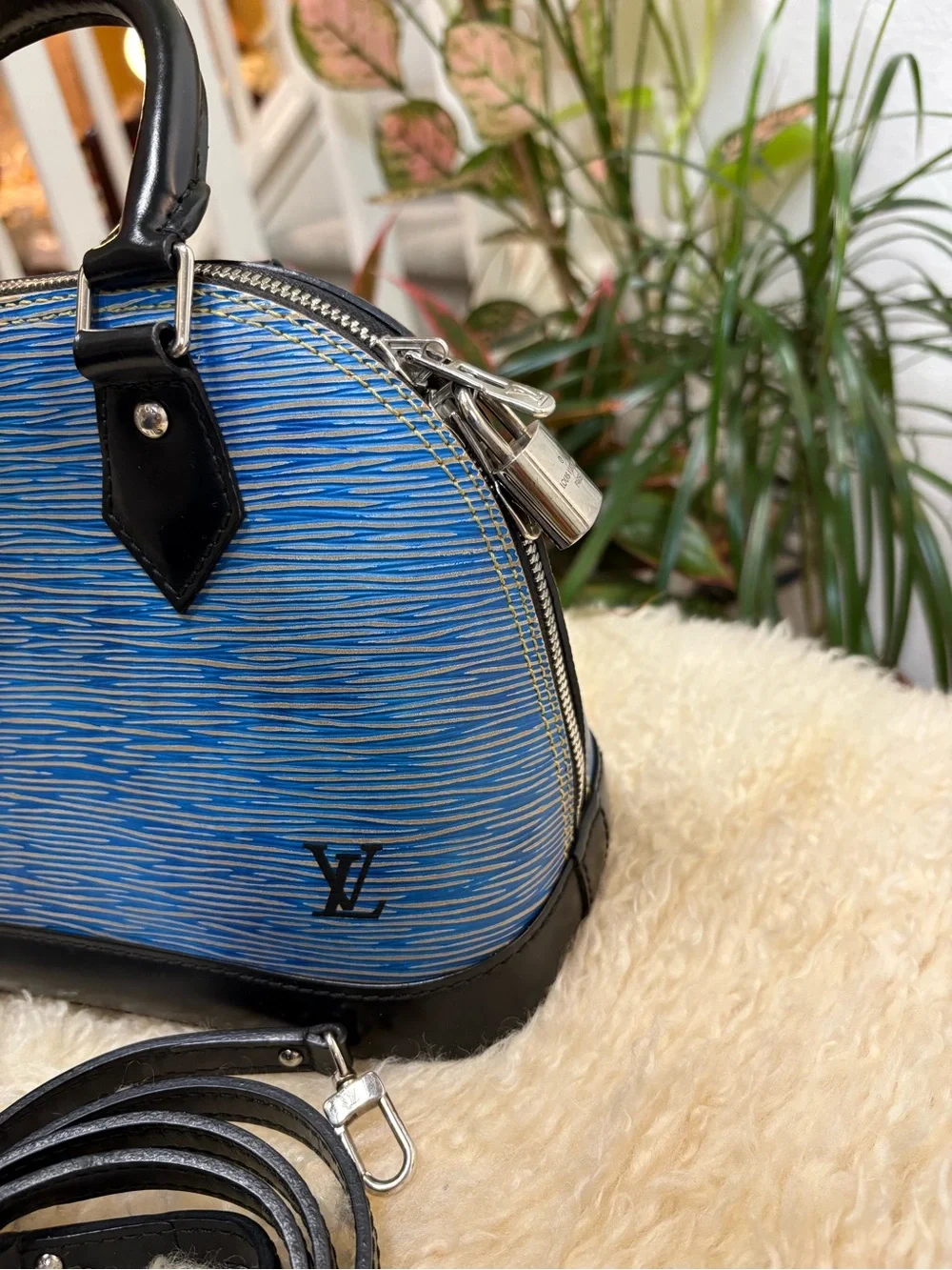 Louis Vuitton Alma Handbag Epi Leather BB